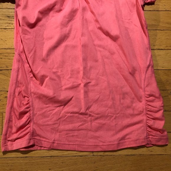 Women's Kirkland Signature Pink Short Sleeved V-Neck T-Shirt - Picture 4 of 10